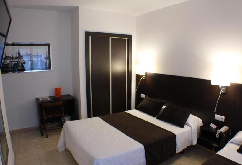 اتاق استاندارد سه نفره, Marfany