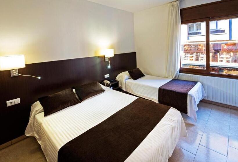 اتاق استاندارد سه نفره, Marfany