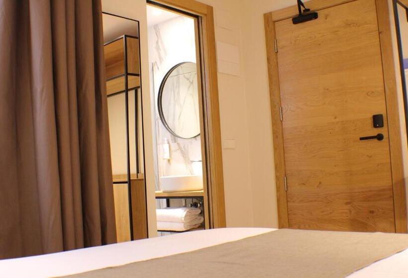 اتاق سوپریور, Marfany