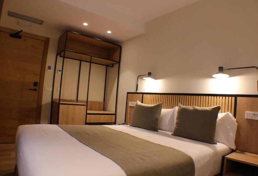 اتاق سوپریور, Marfany