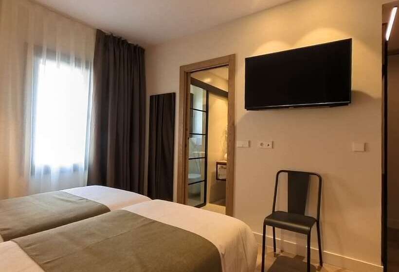 اتاق سوپریور, Marfany