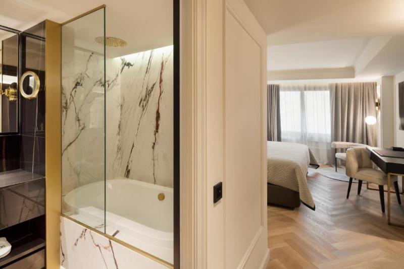 Deluxe Room, MIM Andorra, Member of Melia Collection