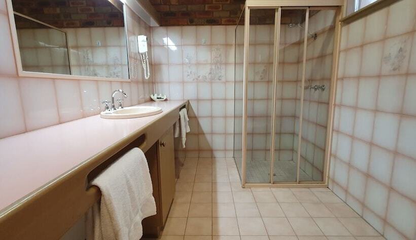 غرفة قياسية, Pines Country Club Motor Inn