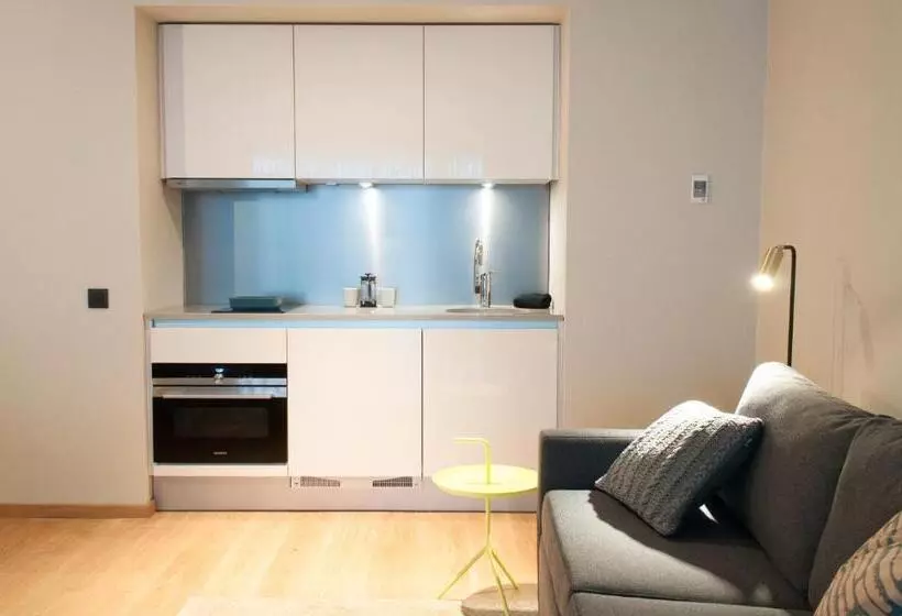 استودیو خانوادگی, Premier Suites Antwerp