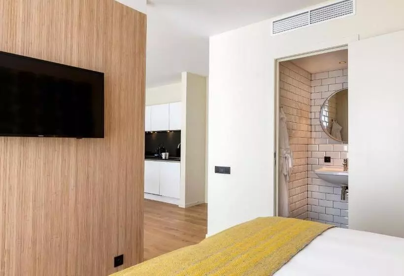 1 Bedroom Penthouse Apartment, Premier Suites Antwerp