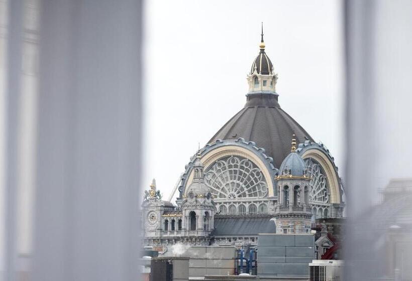 标准工作室, Premier Suites Antwerp