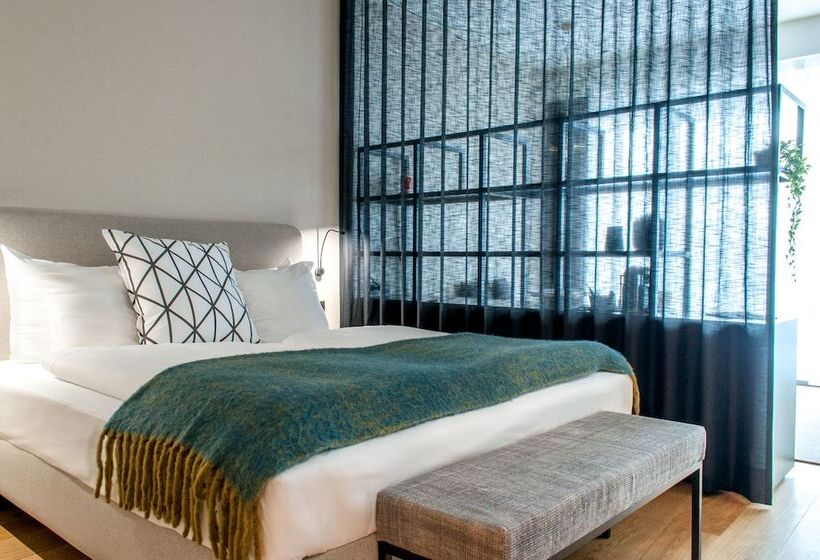 管理人员工作室, Premier Suites Antwerp