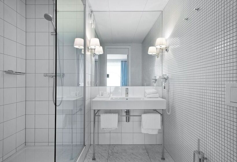 管理人员工作室, Premier Suites Antwerp