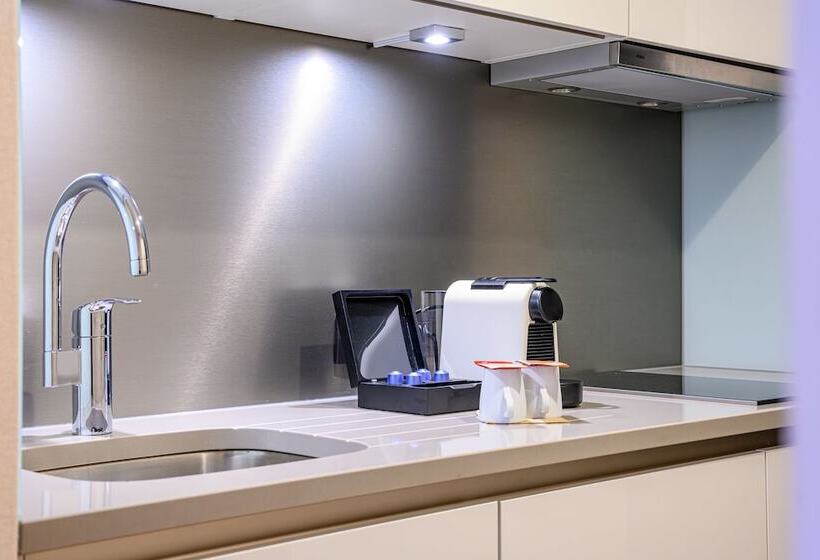 管理人员工作室, Premier Suites Antwerp