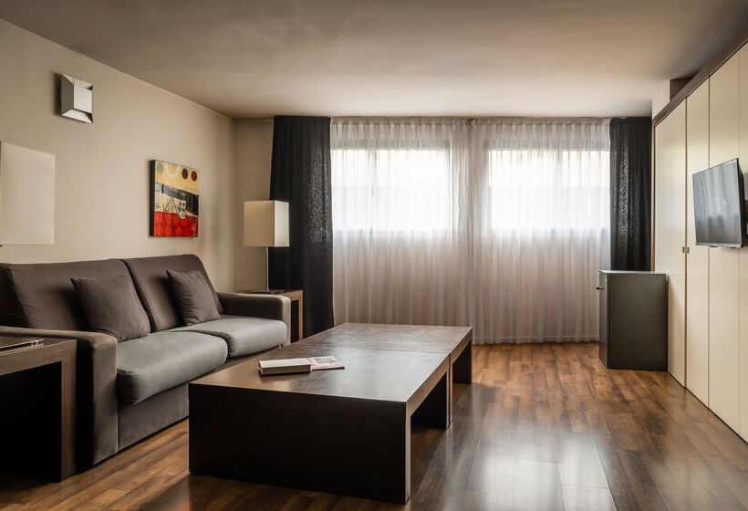 سوئیت جونیور خانوادگی, Alegria President