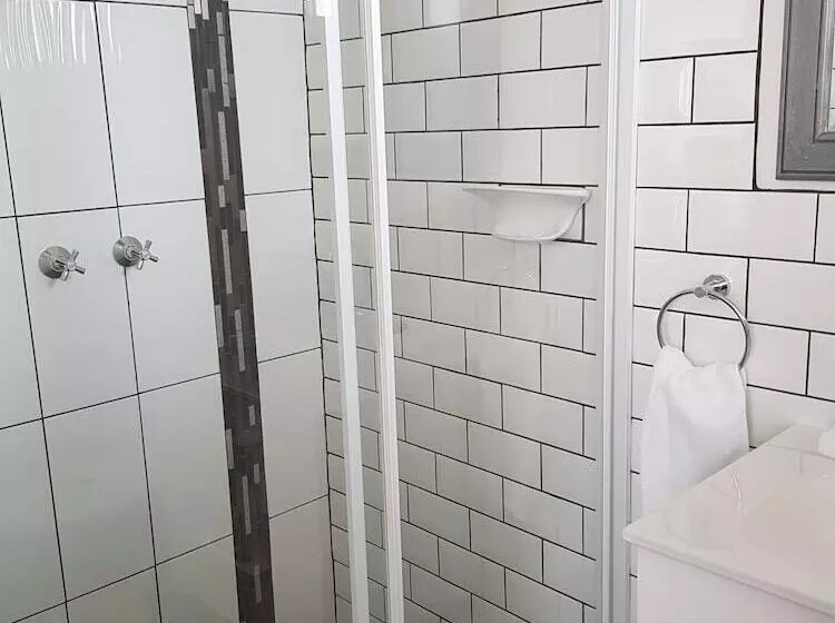 اتاق استاندارد, Town House Motor Inn
