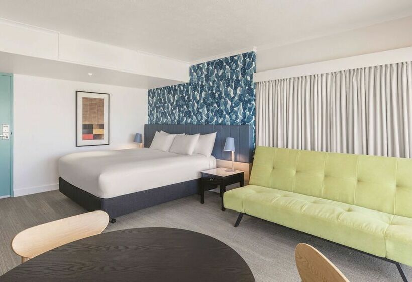 استودیوی لوکس, Vibe Hotel Gold Coast