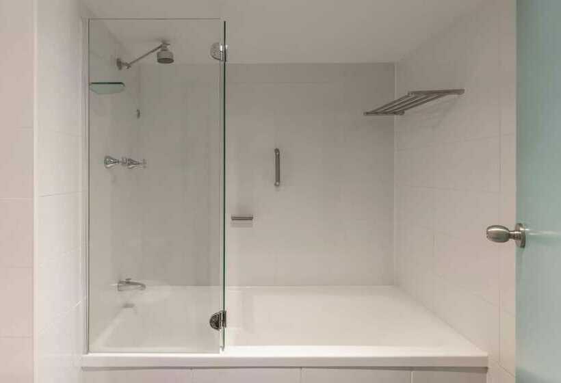 سوئیت کلاب, Vibe Hotel Gold Coast