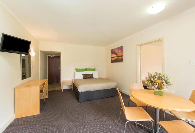 Семейный Номер, Renmark Country Club