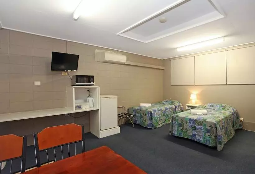 Perhehuone, Tandara Hotel Motel