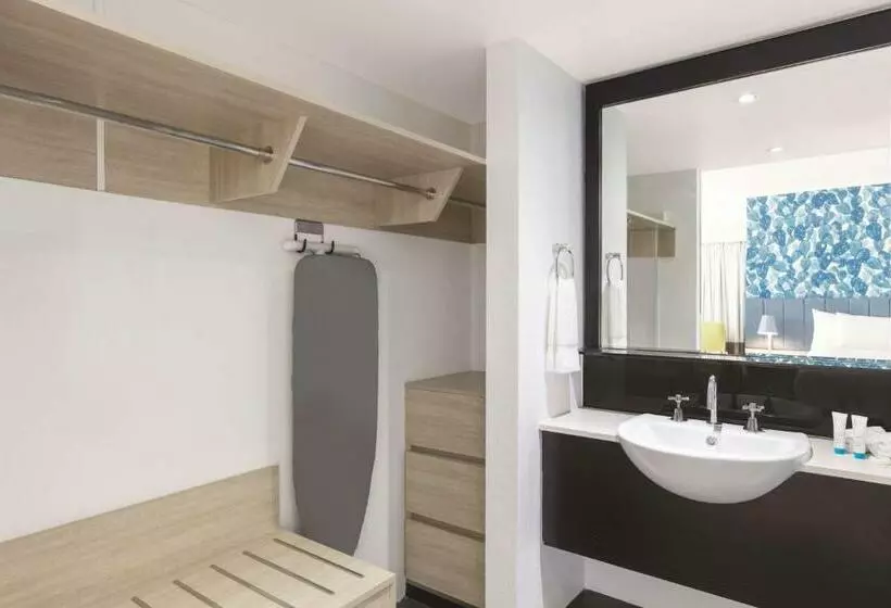 استودیوی لوکس, Vibe Hotel Gold Coast
