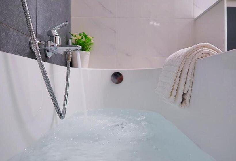 Номер Стандарт Индивидуальный, Adoma