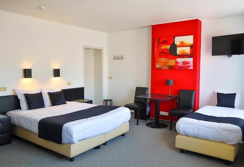 Номер Стандарт Трехместный, Adoma