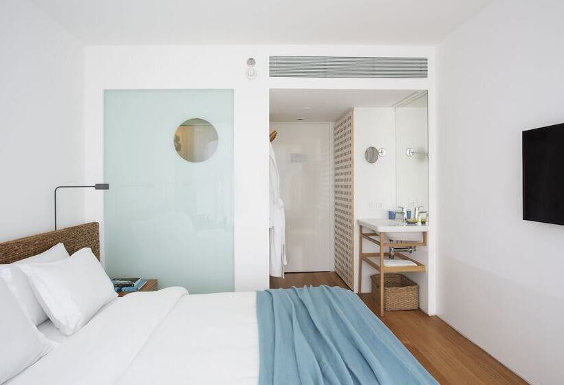 غرفة قياسية مطلة على المدينة, Arpoador