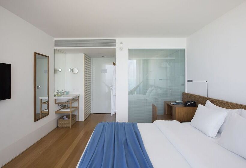 غرفة قياسية مطلّة علي البحر, Arpoador