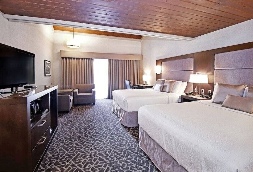 Номер Стандарт 2 Двуспальные Кровати, Best Western Plus Banff International Lodge