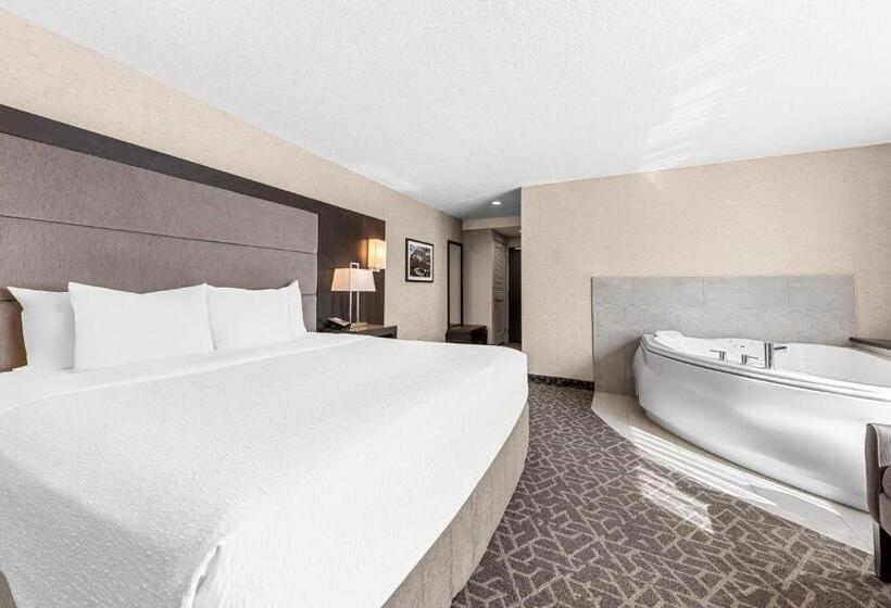 キングサイズベッドのスイートルーム, Best Western Plus Banff International Lodge