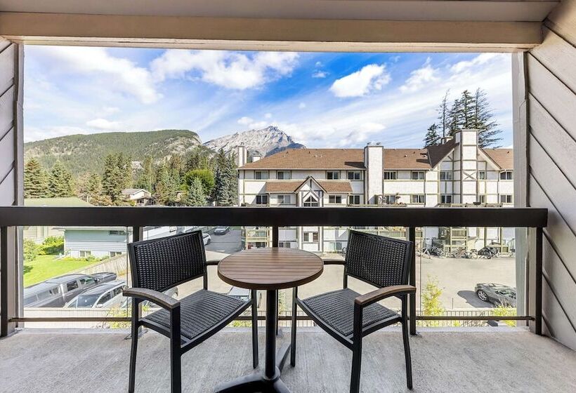 Номер Стандарт 2 Двуспальные Кровати, Best Western Plus Banff International Lodge