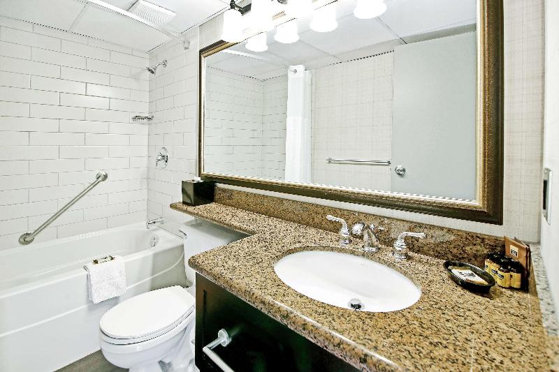 سوئیت با تخت بزرگ, Best Western Plus Banff International Lodge