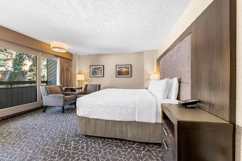 キングサイズベッドのスタンダードルーム, Best Western Plus Banff International Lodge