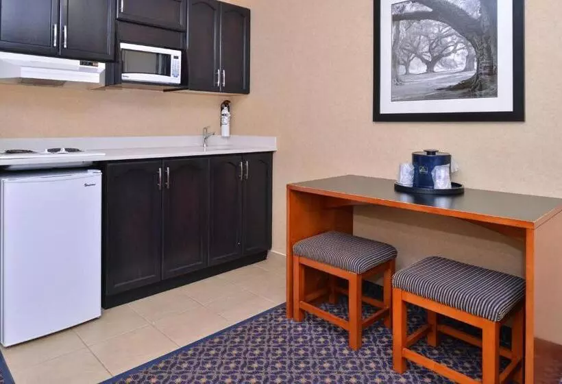 اتاق استاندارد, Best Western Plus Regency Inn And Conference Centre