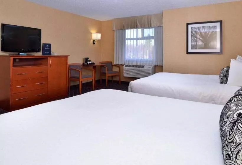 سوییت خانوادگی, Best Western Plus Regency Inn And Conference Centre