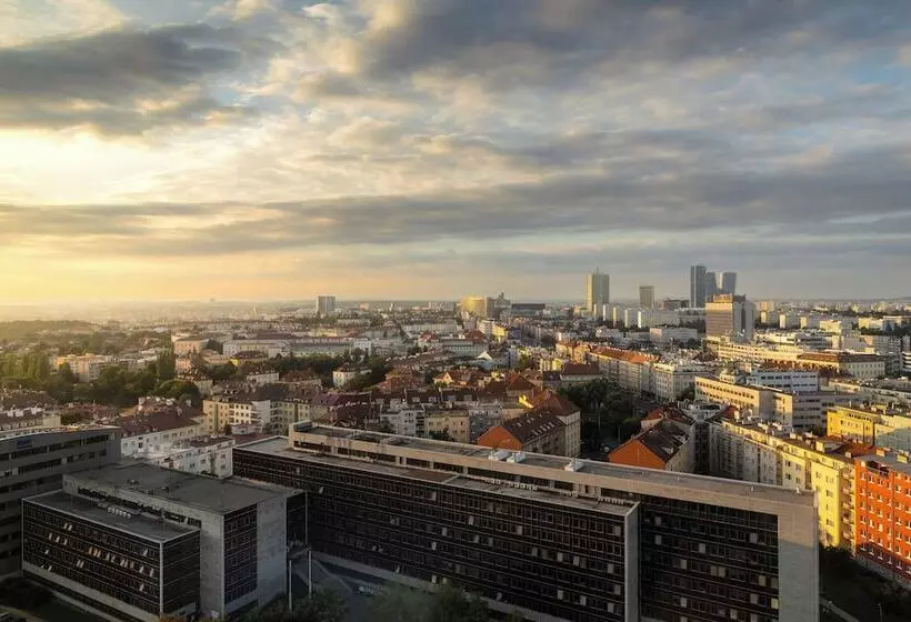 Perhesviitti, Grand Hotel Prague Towers Czech Leading Hotels