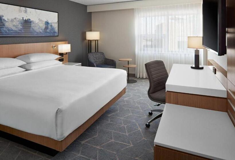 Standard Room King Size Bed, Delta Hotels Calgary Airport In Terminal
