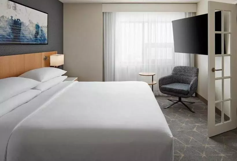 Suite King Bed, Delta Hotels Calgary Airport In Terminal