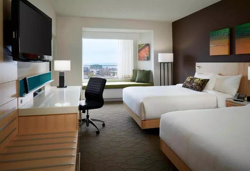 اتاق استاندارد با چشم‌انداز, Delta Hotels By Marriott Prince Edward
