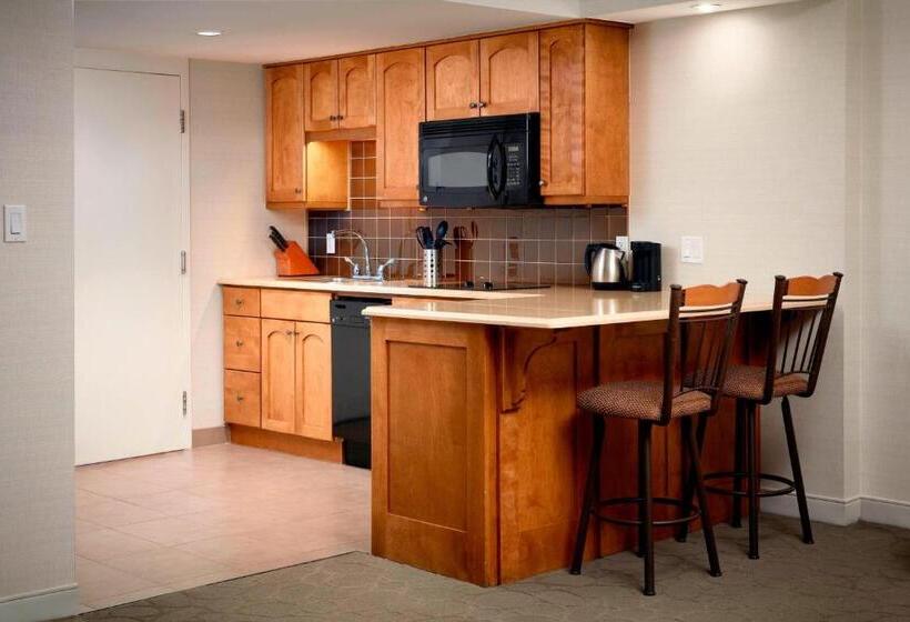 Standard Studio Kingsize Bett, Delta Hotels By Marriott Prince Edward