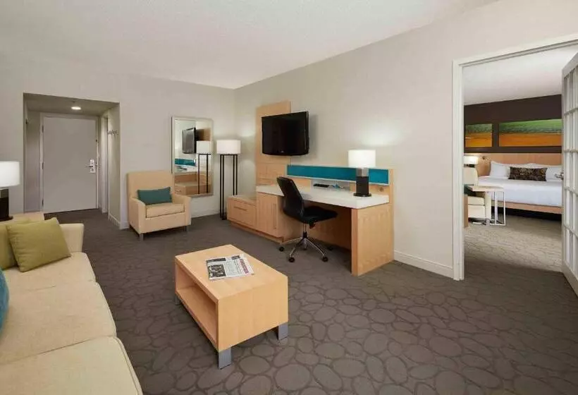 سوئیت با تخت بزرگ, Delta Hotels By Marriott Prince Edward
