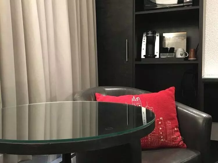 Quarto Classe Business, Des Eskers