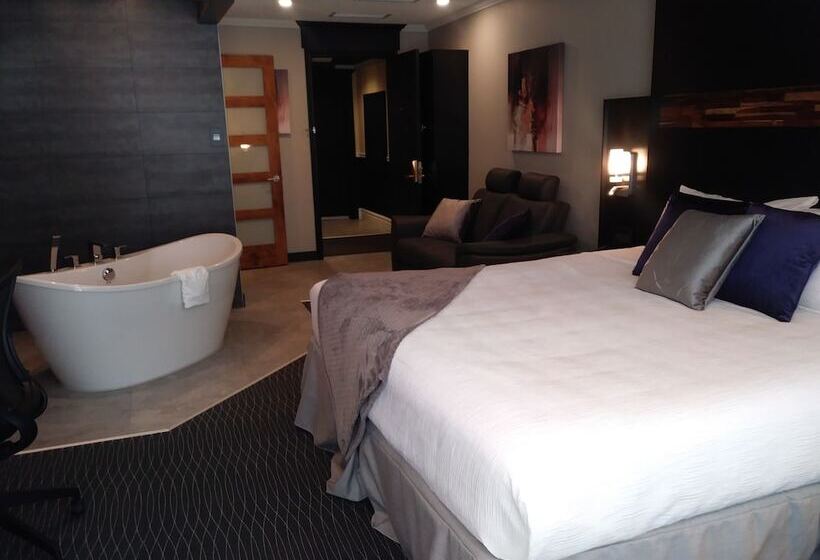 جناح جونيور, Des Eskers