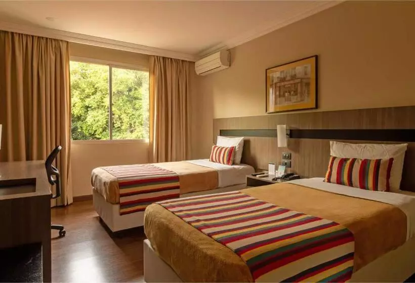 Chambre Supérieure, Deville Express Cascavel