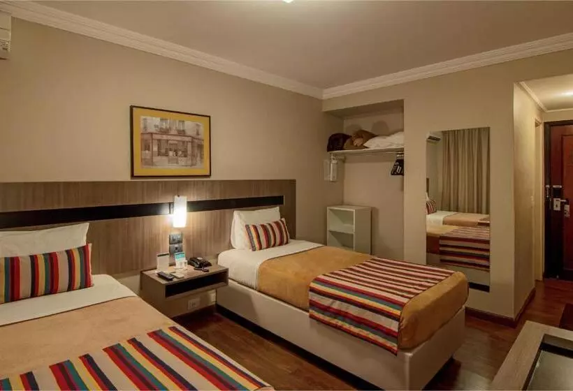 Chambre Supérieure, Deville Express Cascavel