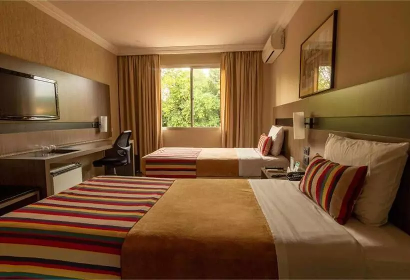 Chambre Supérieure, Deville Express Cascavel