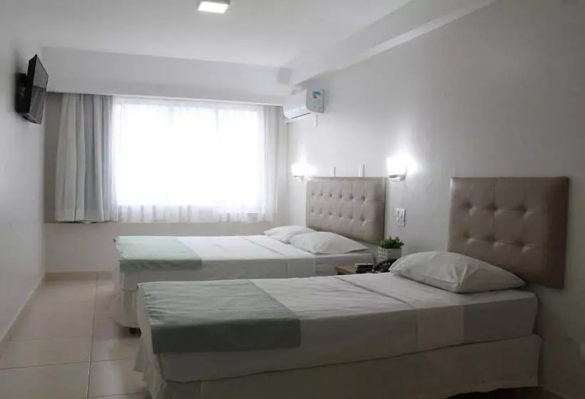 Standard Kolmen Hengen Huone, Doral Apucarana