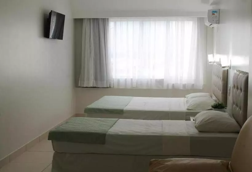 Standard Kolmen Hengen Huone, Doral Apucarana