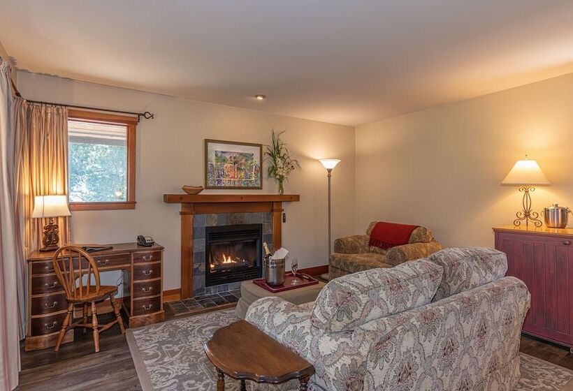 Люкс, Hastings House Country House