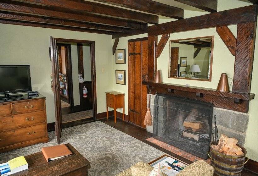 Люкс, Hastings House Country House