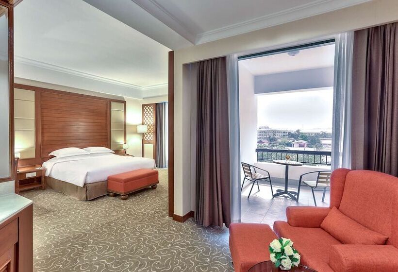 اتاق اجرایی با مشاهده, Hilton Mandalay