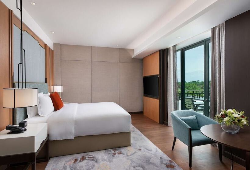 اتاق اجرایی با مشاهده, Hilton Mandalay