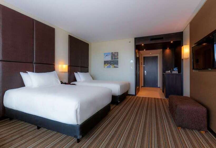 سوییت لوکس, Hilton Mandalay