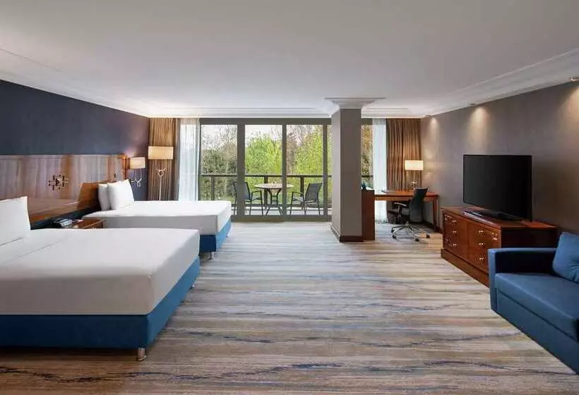 اتاق لوکس با چشم‌انداز باغ, Hilton Mandalay